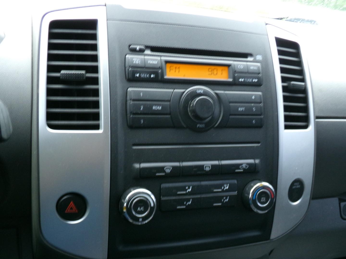 2011 Silver /Gray Nissan Frontier SV (1N6AD0ER0BC) with an 4.0L V6 engine, automatic transmission, located at 401 First NE, Bearden, AR, 71720, (870) 687-3414, 33.726528, -92.611519 - Photo#10